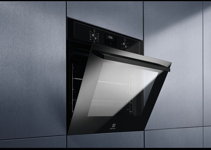 Electrolux Духова шафа електрична, 65л, A, дисплей, конвекція, чорний RC_EOF3H40BK фото