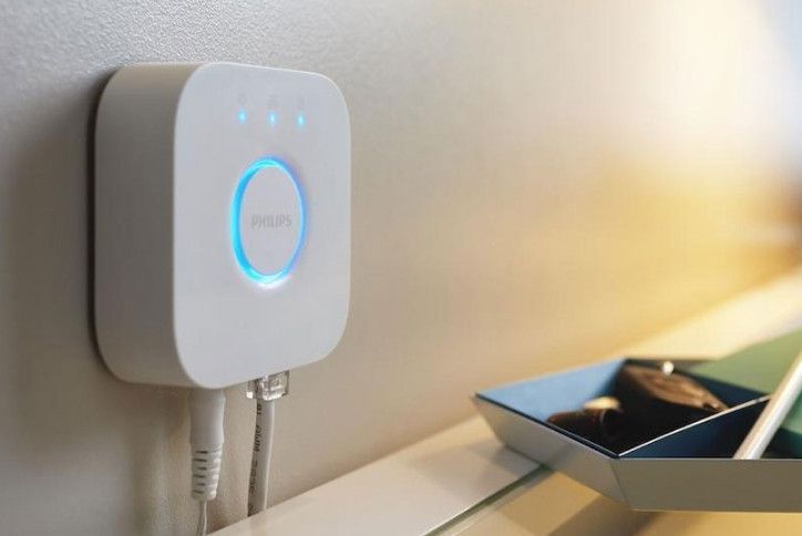 Настільний світильник розумний Philips Hue Bloom, 2000K-6500K, RGB, ZigBee, Bluetooth, дим, білий RC_929002375901 фото