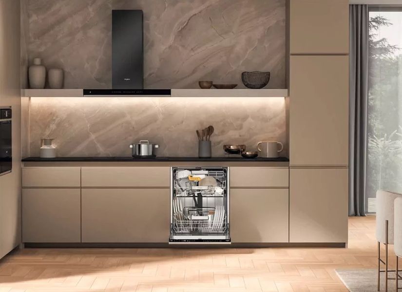Посудомоечная машина Whirlpool встроенная, 14компл., A+++, 60см, дисплей, 3й корзина, белая RC_W8IHP42L фото
