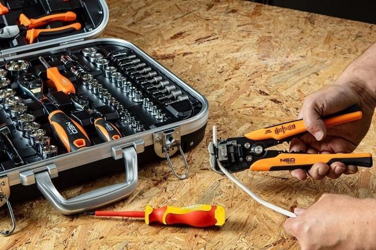 Набір інструментів Neo Tools, діелектричний, для електрика 1000В, CrV, кейс, 108шт RC_01-310-1 фото