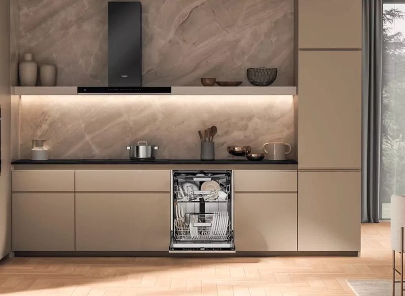 Посудомоечная машина Whirlpool встроенная, 15компл., A+++, 60см, дисплей, 3й корзина, белая RC_W7IHT58T фото