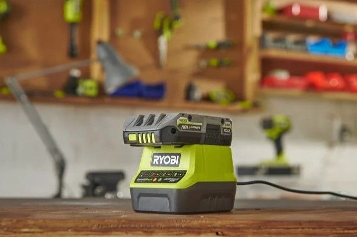 Зарядний пристрій ONE+ RC18-120 18В 2А (unpacked) Ryobi RC_5133002891UNP фото