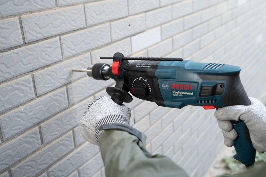 Перфоратор Bosch GBH 220 SDS-plus 720Вт 2Дж 2.3кг RC_0.611.2A6.020 фото