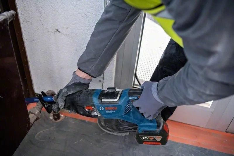 Пила сабельная аккумуляторная Bosch GSA 185-LI 18В пропил 230мм ход 28мм 3.2кг без АКБ и ЗП RC_0.601.6C0.020 фото