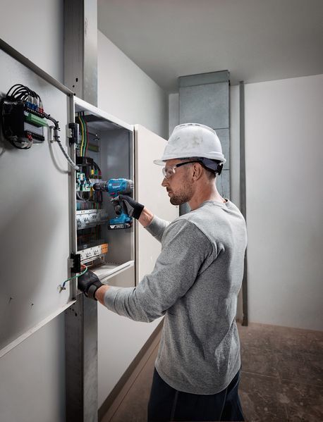 Bosch Шуруповерт-дрель ударная аккумуляторная GSB 183-LI 18В 2х2А&middot;час 21-56Нм 374-1815об&middot;мин кейс 1.2кг RC_0.601.9K9.100 фото