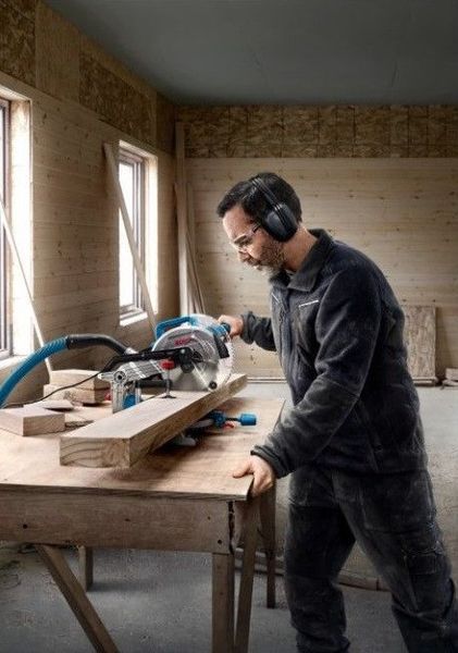 Пила торцовочная Bosch GCM 216 1300Вт диск 216мм 10.1кг RC_0.601.B33.000 фото