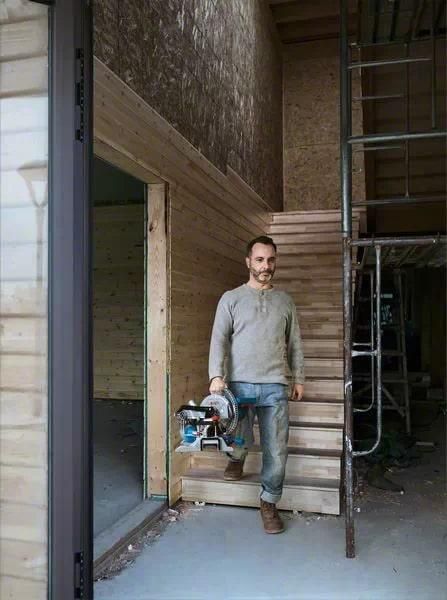 Пила торцовочная Bosch GCM 216 1300Вт диск 216мм 10.1кг RC_0.601.B33.000 фото