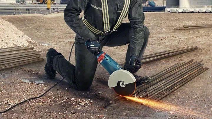 Шліфмашина кутова Bosch GWS 24-230 JZ, 230мм, 2400Вт, 8500об/хв, плавн. пуск із системою захисту від пилу RC_0.601.8C3.300 фото