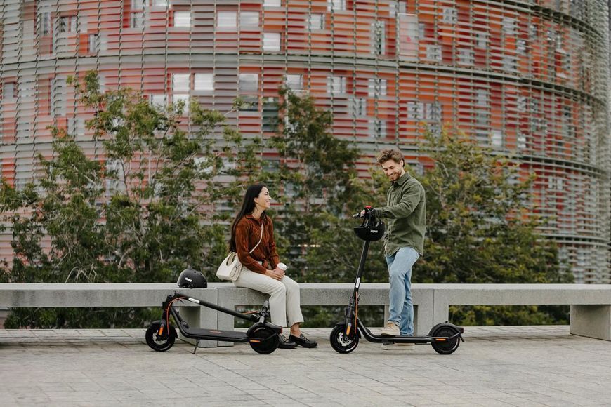 Електросамокат F2 PRO E, чорний Segway RC_AA.05.12.03.0001 фото