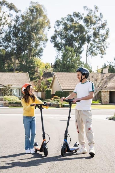 Електросамокат Ninebot дитячий C2, помаранчевий Segway RC_AA.10.04.01.0013 фото