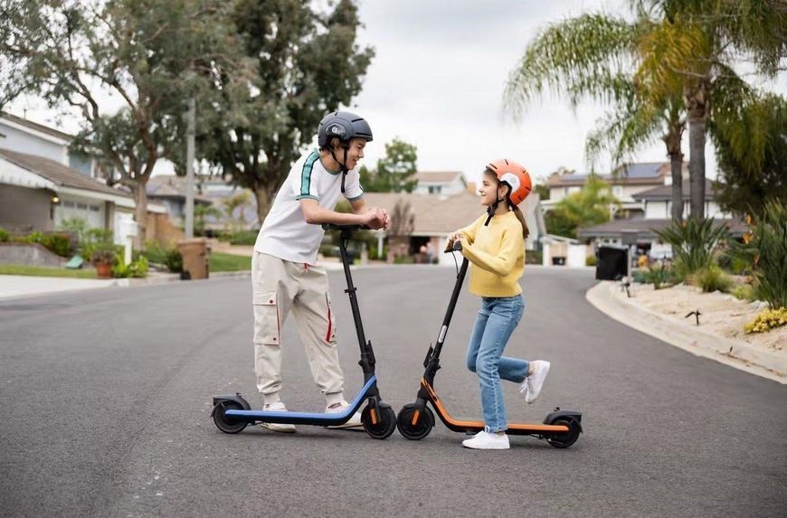 Електросамокат Ninebot дитячий C2, помаранчевий Segway RC_AA.10.04.01.0013 фото