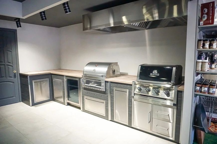 Барбекю кухня с газовым и угольным грилем (Broil King Regal 420 и GRILLI Fiery Fish) 4.4 м.п. GR_011825 фото