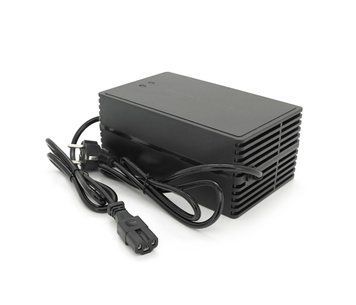 Зарядний пристрій для акумуляторів LiFePo4 60V(73V),20S,8A,650W, індикація, 220х122х86mm, 1.5kg U_36986 фото