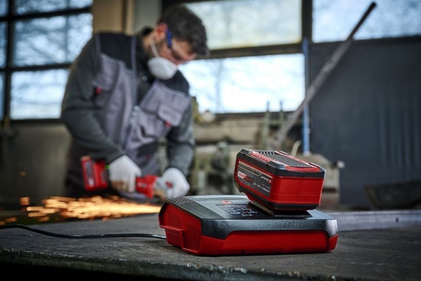 Зарядное устройство для Einhell PXC Boostcharger 3A PXC, 18В, 8А, 0.83кг RC_4512155 фото