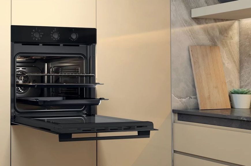Духова шафа Whirlpool електрична, 71л, A, конвекція, чорна RC_OMK38HU0B фото