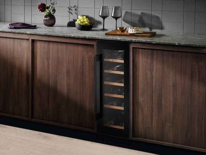Electrolux Холодильник вбуд. для вина EWUS020B5B RC_EWUS020B5B фото
