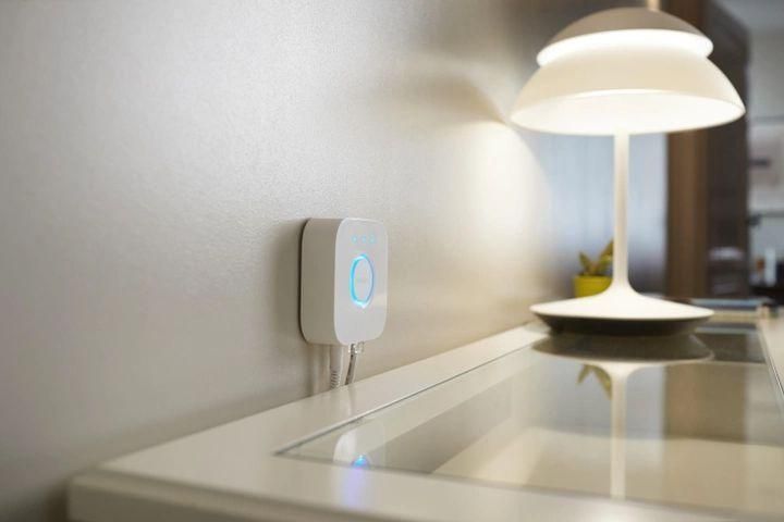 Блок управления Philips Hue Bridge, ZigBee RC_929001180642 фото