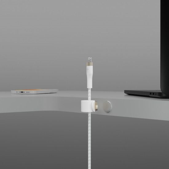 Кабель Belkin USB-A - Lightning переплет, силиконовый, с ремешком на магните, 1м, белый RC_CAA010BT1MWH фото