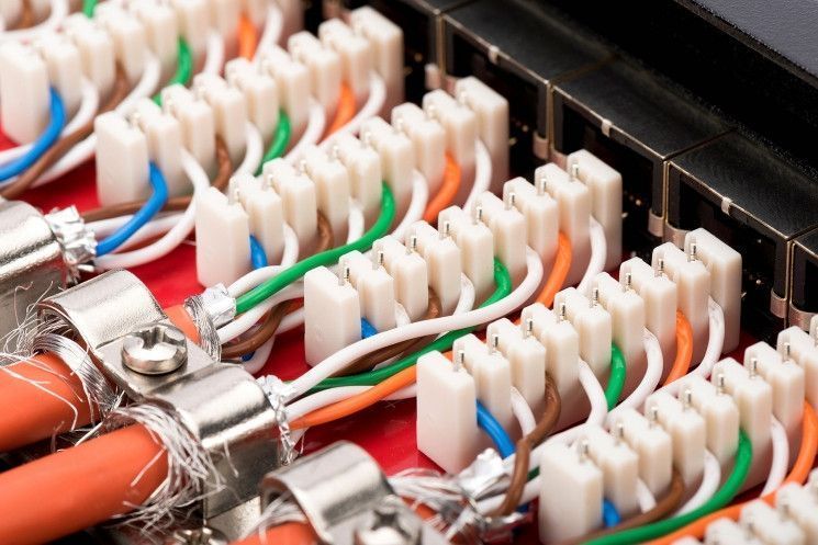 Патч-панель DIGITUS САТ 6A STP, настольная, 12 портов, собранная, черная RC_DN-91612SD-EA фото