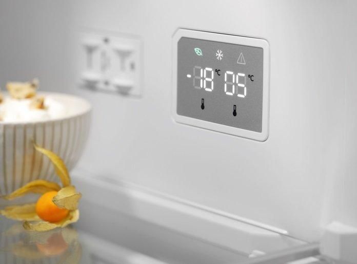 Electrolux Холодильник з нижнь. мороз. камерою RC_RNT7ME34G1 фото