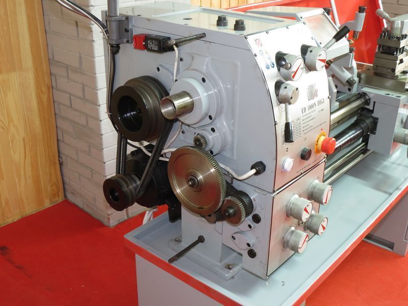 Токарно-гвинторізний верстат Holzmann ED 1000NDIG KM_ED1000NDIG_400V фото