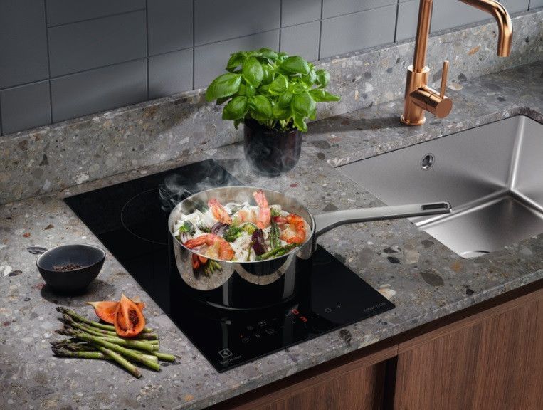 Electrolux Варильна поверхня індукційна, 30см, доміно, чорний RC_LIT30230C фото