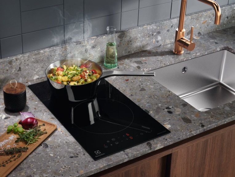 Electrolux Варильна поверхня індукційна, 30см, доміно, чорний RC_LIT30230C фото
