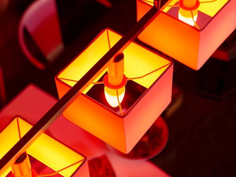 Лампа умная Philips Hue E14, 5.3W(40Вт), 2000K-6500K, RGB, ZigBee, Bluetooth, дымирование RC_929002294204 фото