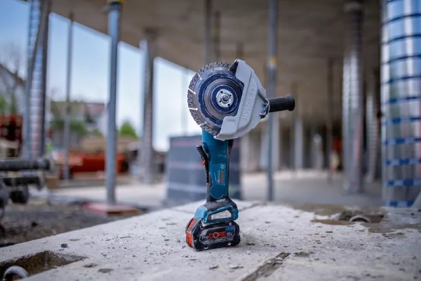 Bosch Шлифмашина угловая аккумуляторная GWS 182P 125 мм 18В 2800-9000об/мин без АКБ и ЗУ 1,7кг RC_0.601.9H6.L01 фото
